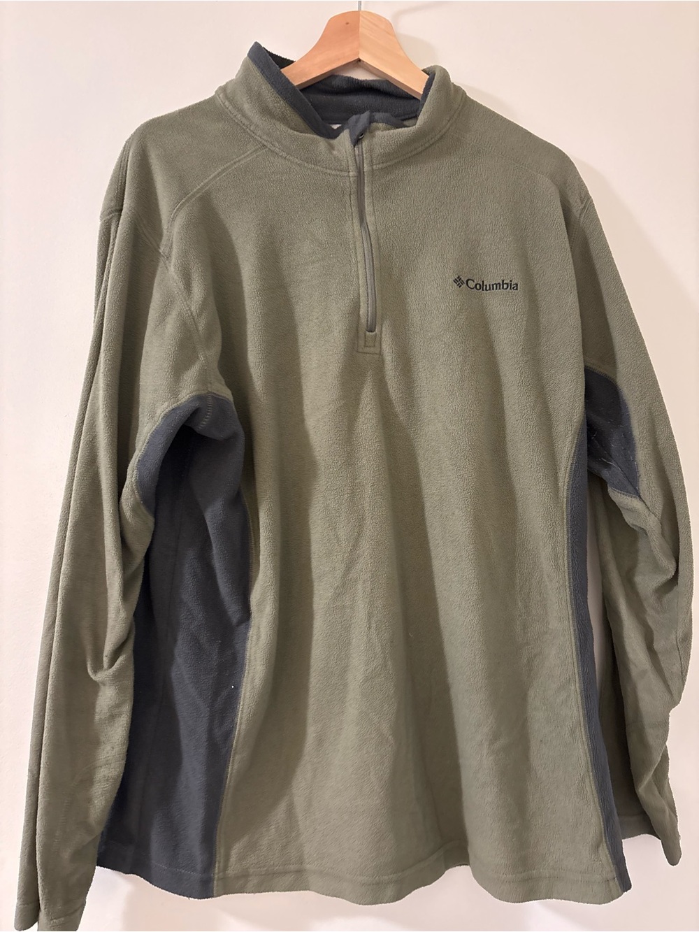 Columbia Men's Olive Green and Charcoal Quarter-Zip Fleece
